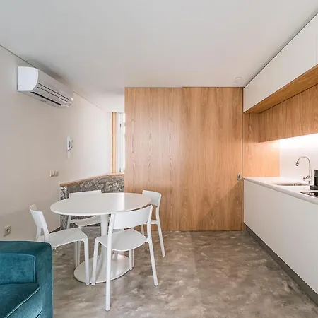 Downtown Alley Design - 2 Apartment *